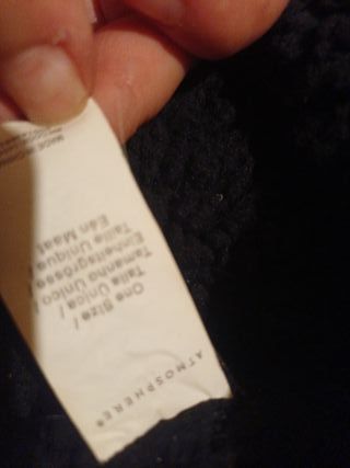 Braga de cuello negra tejida