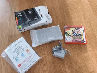 Nintendo New 3DS XL + Pokémon Omega Ruby