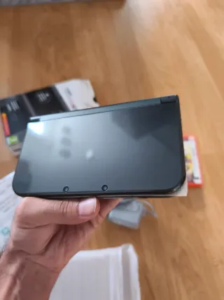 Nintendo New 3DS XL + Pokémon Omega Ruby
