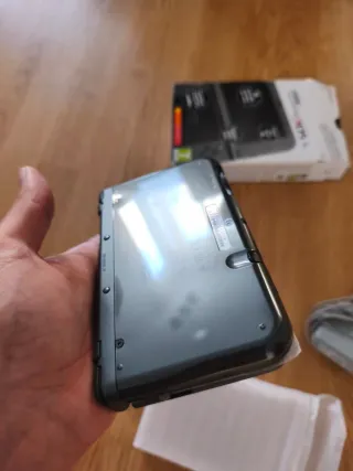 Nintendo New 3DS XL + Pokémon Omega Ruby