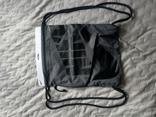 Mochila Nike Gris