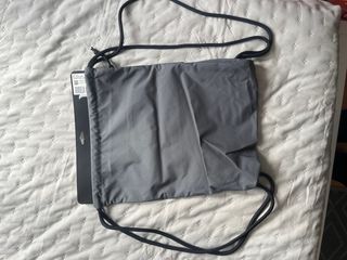 Mochila Nike Gris