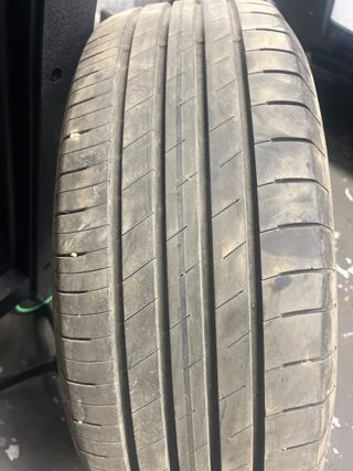2 neumáticos Good Year Efficient Grip 215/60 R17 