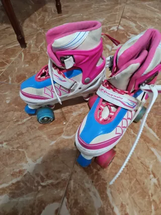 Patines rosas y azules para niña