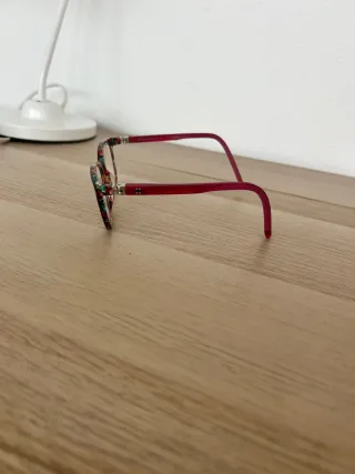 Montura de gafas infantil-juvenil.