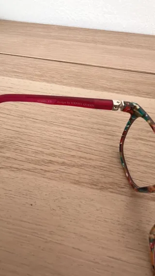Montura de gafas infantil-juvenil.