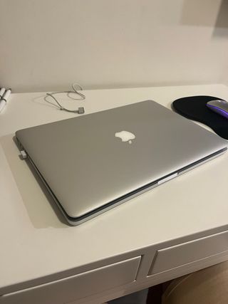 Apple MacBook Plata