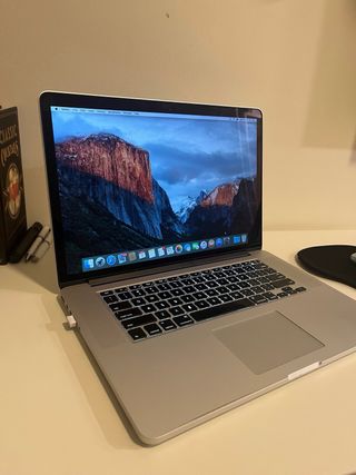 Apple MacBook Plata