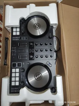 Mesa de mezclas/controladora Traktor Kontrol S2 