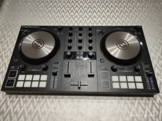 Mesa de mezclas/controladora Traktor Kontrol S2 
