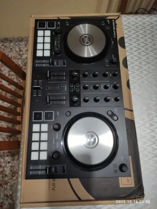 Mesa de mezclas/controladora Traktor Kontrol S2 