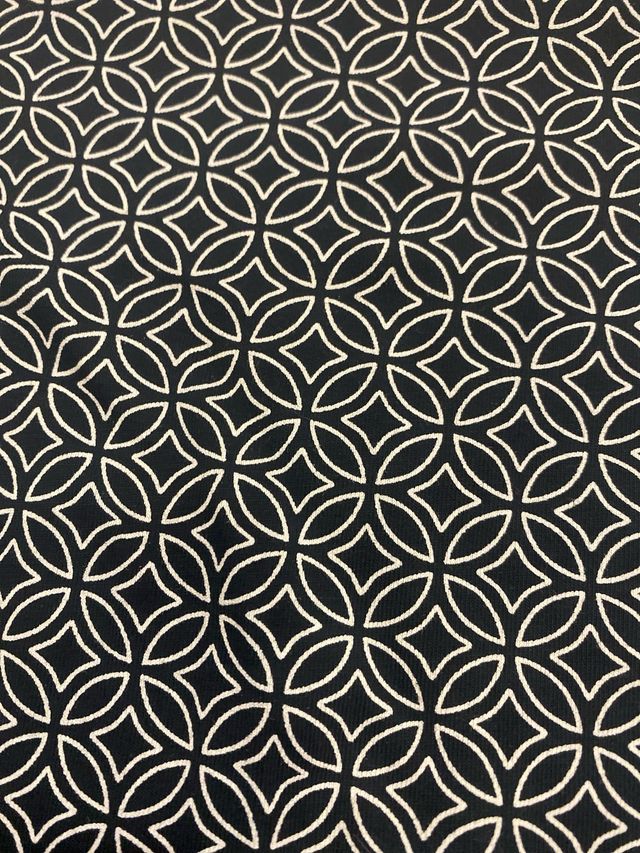 Camiseta The Basics Estampada Cuello V Talla XL