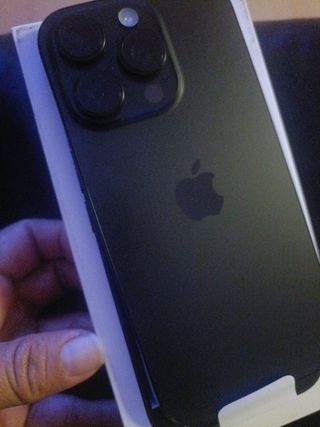 iPhone 16 Pro negro titanio