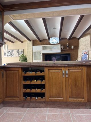 Cocina completa madera de roble y bancada granito