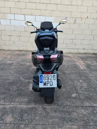 Mitt 330 GTS Scooter reestreno. 