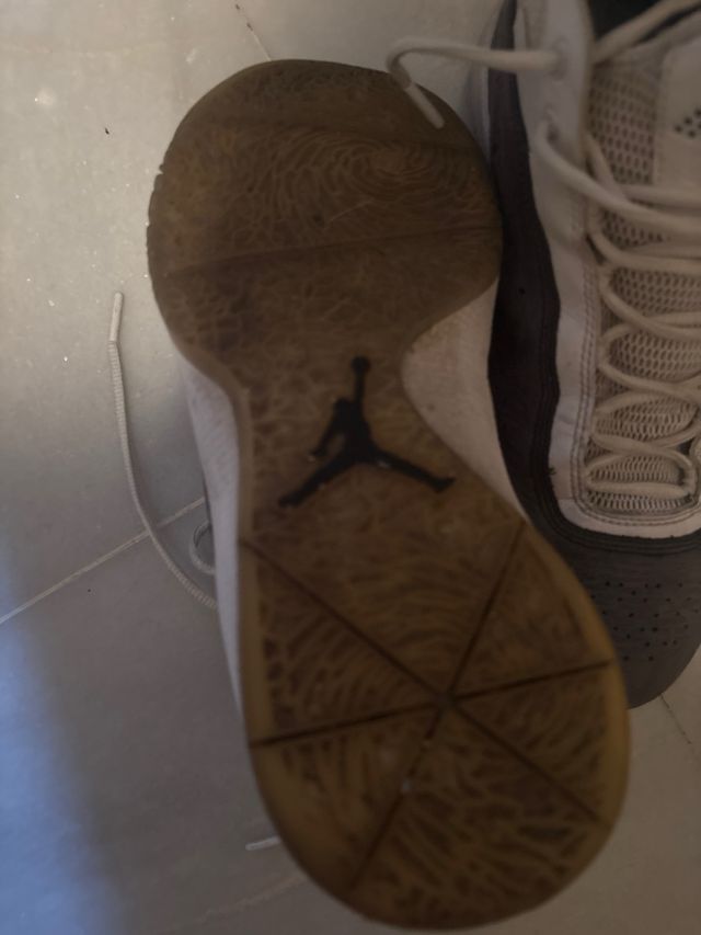 Zapatillas Jordan Hombre Gris/Blanco