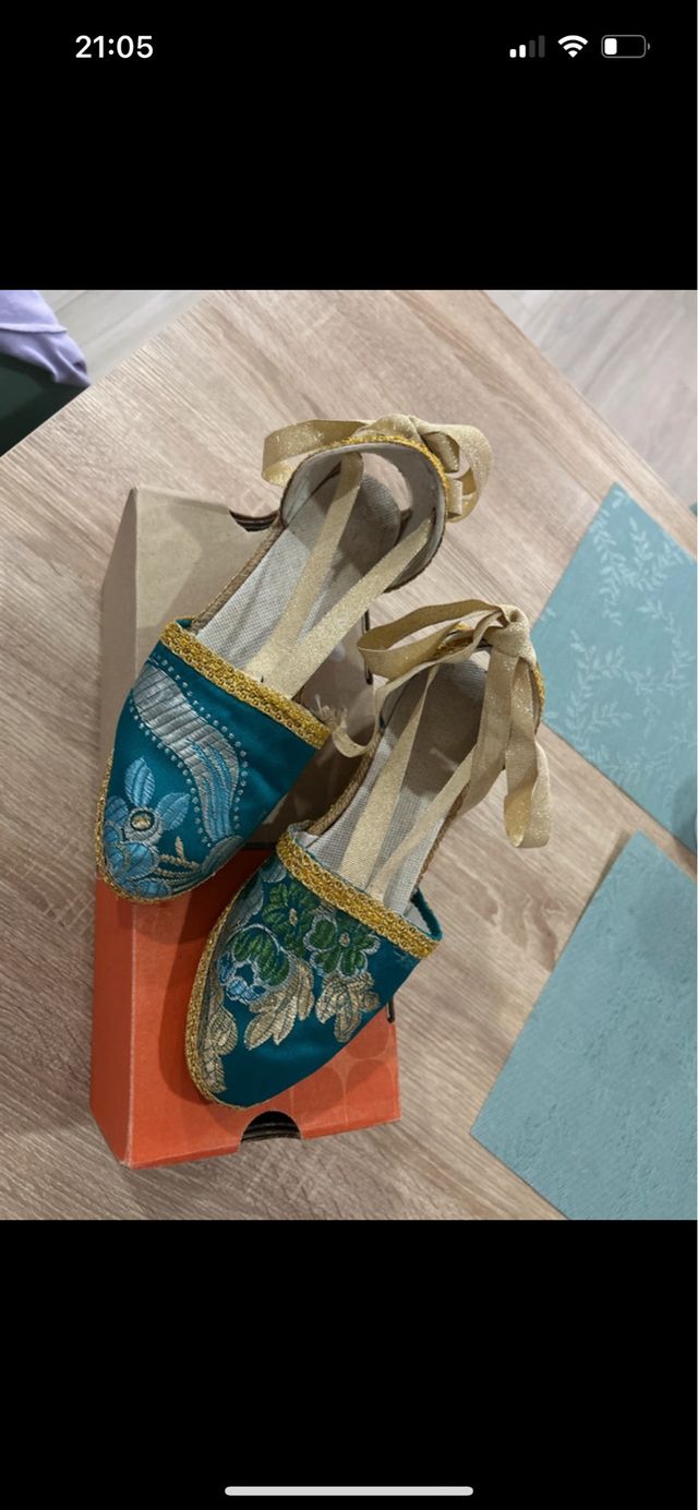 Calzado Fallera Azul turquesa y Dorado