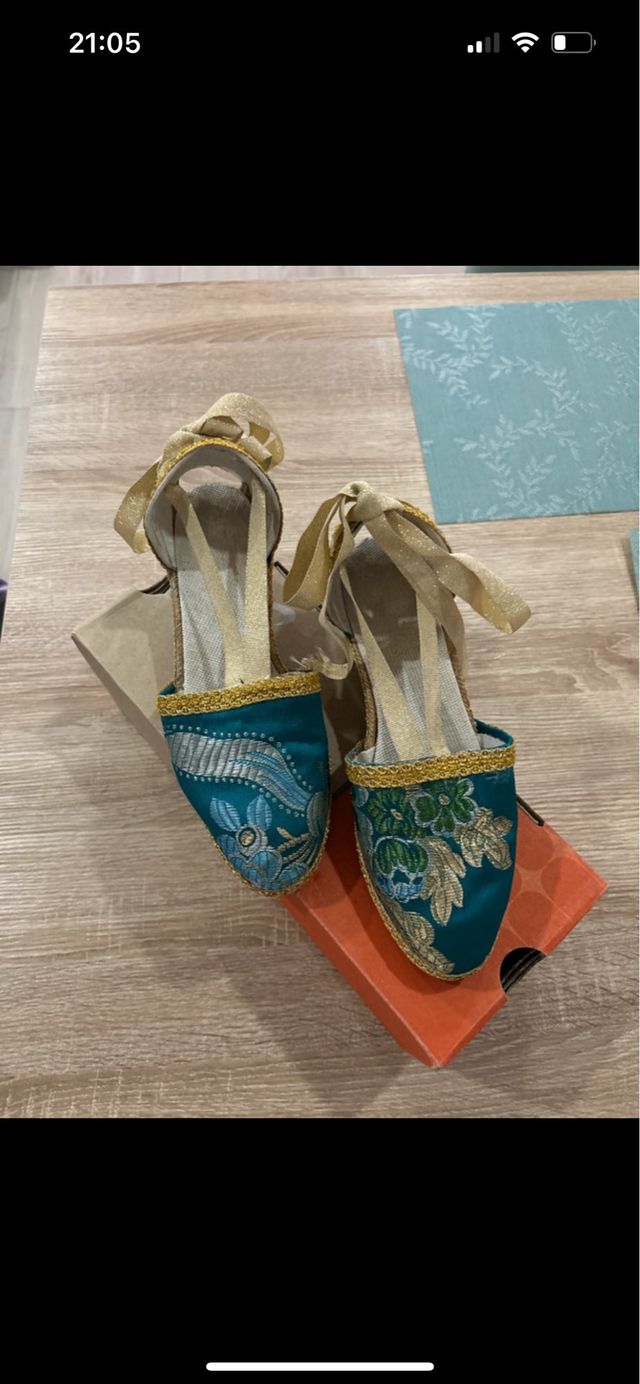 Calzado Fallera Azul turquesa y Dorado