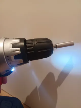 Taladro Eléctrico Powerplus con Accesorios