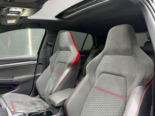Volkswagen Golf GTI CLUBSPORT 300