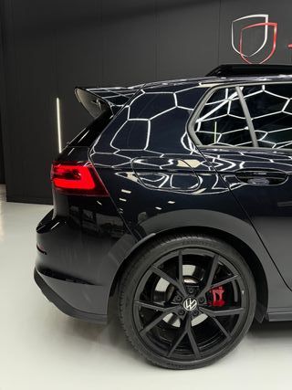 Volkswagen Golf GTI CLUBSPORT 300