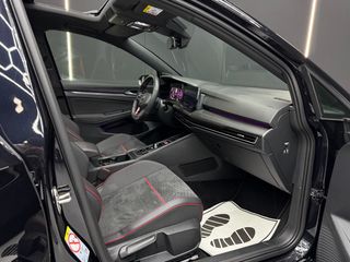 Volkswagen Golf GTI CLUBSPORT 300