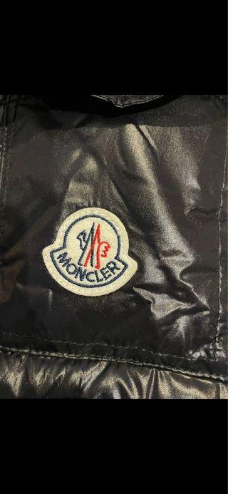 Chaqueta Moncler Negra Brillante nueva sin usar 
