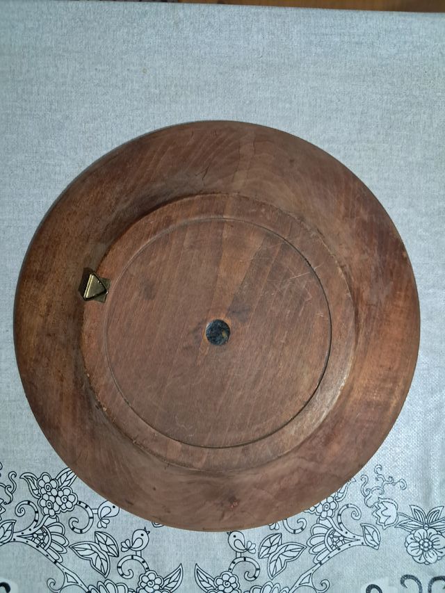 Plato antiguo para colgar la pared