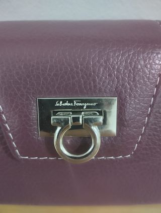 Cartera Salvatore Ferragamo de cuero – Buen estado
