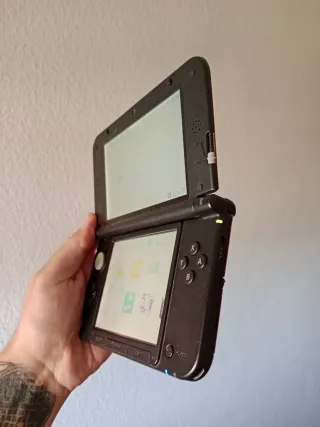 Nintendo 3DS XL Roja+cargador+lapiz