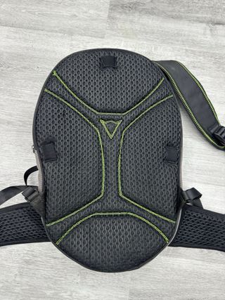 Mochila Dainese Negra y Amarilla