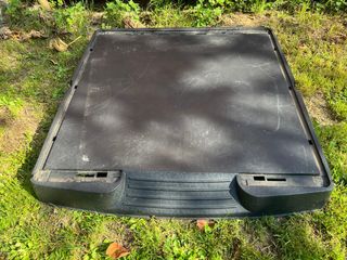 Base Plástico para Caseta Perro Negra