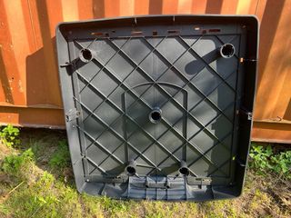 Base Plástico para Caseta Perro Negra