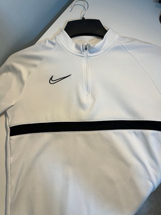 Sudadera Nike blanca deportiva talla 13/14 años 