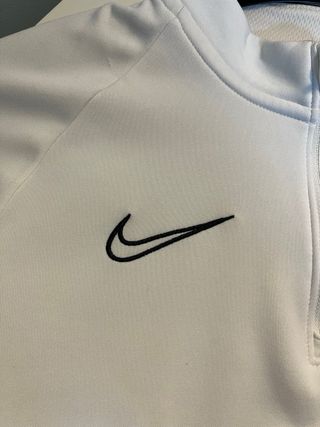 Sudadera Nike blanca deportiva talla 13/14 años 
