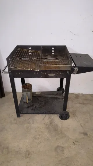 Barbacoa de carbón metálica