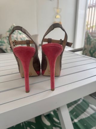 Tacones Peep-toe Ante Rosa y Camel