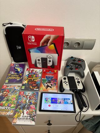 Nintendo Switch OLED bianco + accessori