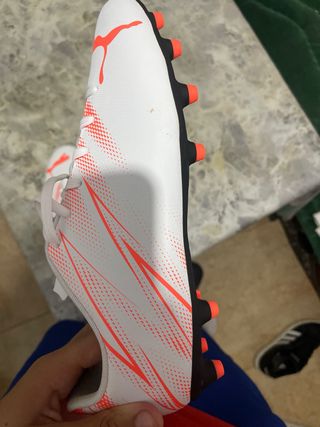 Zapatillas Fútbol Puma Blancas y Naranja