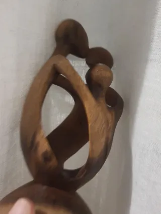Statuetta legno famiglia astratta