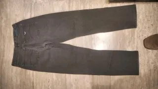 Pantalón gris ARMANI Talla 33 de Armani.