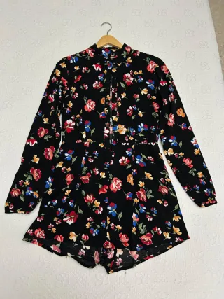 Mono corto floral negro