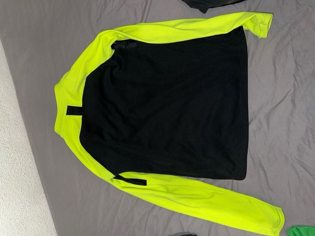 Conjunto Deportivo Nike Negro y Amarillo