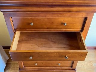 Cómoda de cerezo macizo