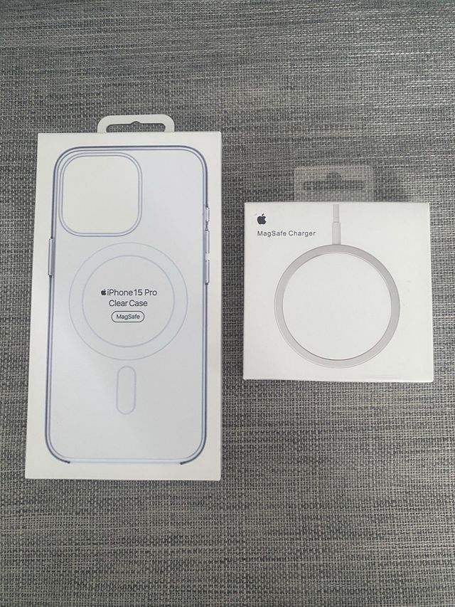 Funda iPhone 15 Pro Transparente MagSafe