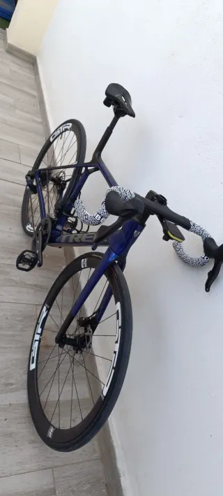 Trek Madone SL Gen 8 Sram AXS+sillín Prólogo regal