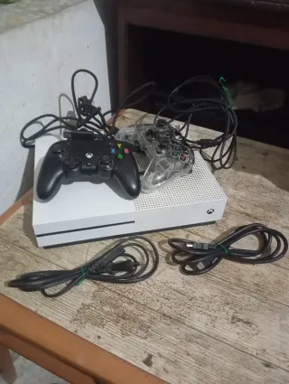 PS4 Slim 1 TB Negra con todo + Xbox one S con todo