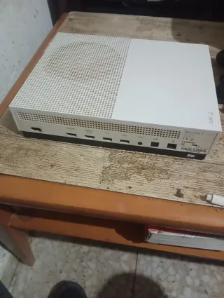 PS4 Slim 1 TB Negra con todo + Xbox one S con todo