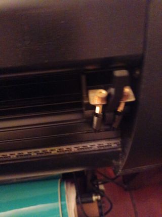 Plotter de corte negro y verde
