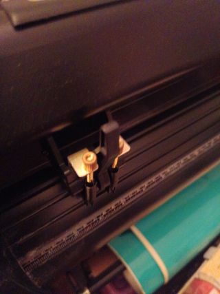 Plotter de corte negro y verde